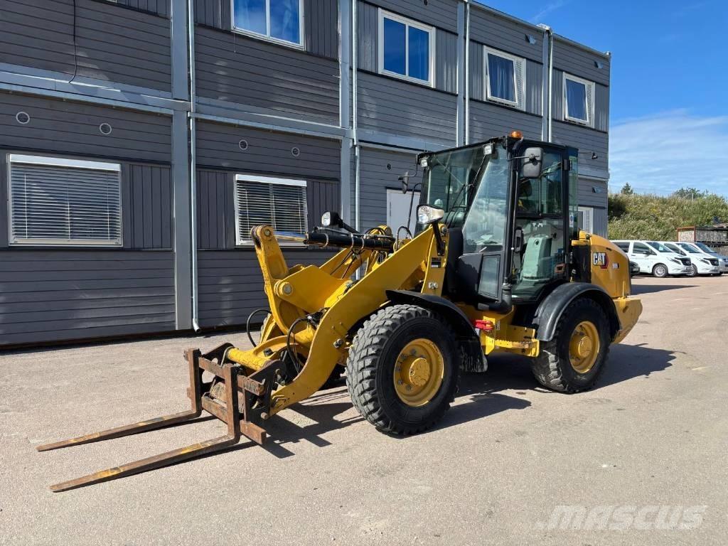 CAT 906 M Kolesové nakladače