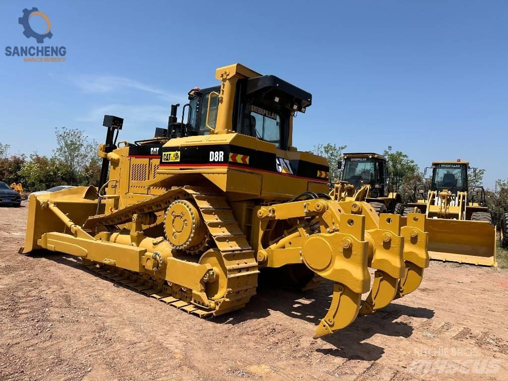 CAT D 8 R Pásové dozéry