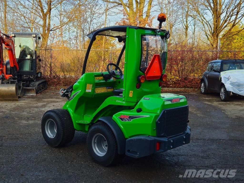 Avant 650i Viacúčelové nakladače