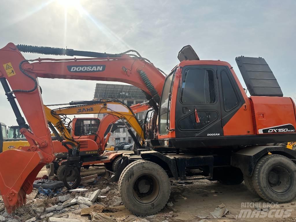 Doosan 150 Kolesové rýpadlá