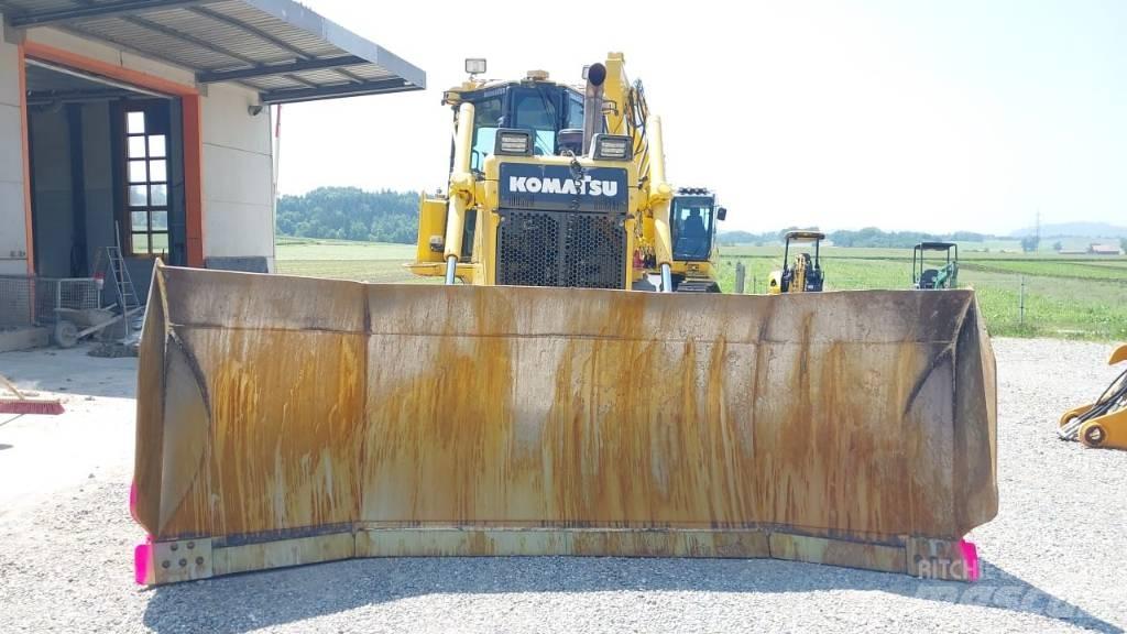 Komatsu D 65 PX-18 Pásové dozéry