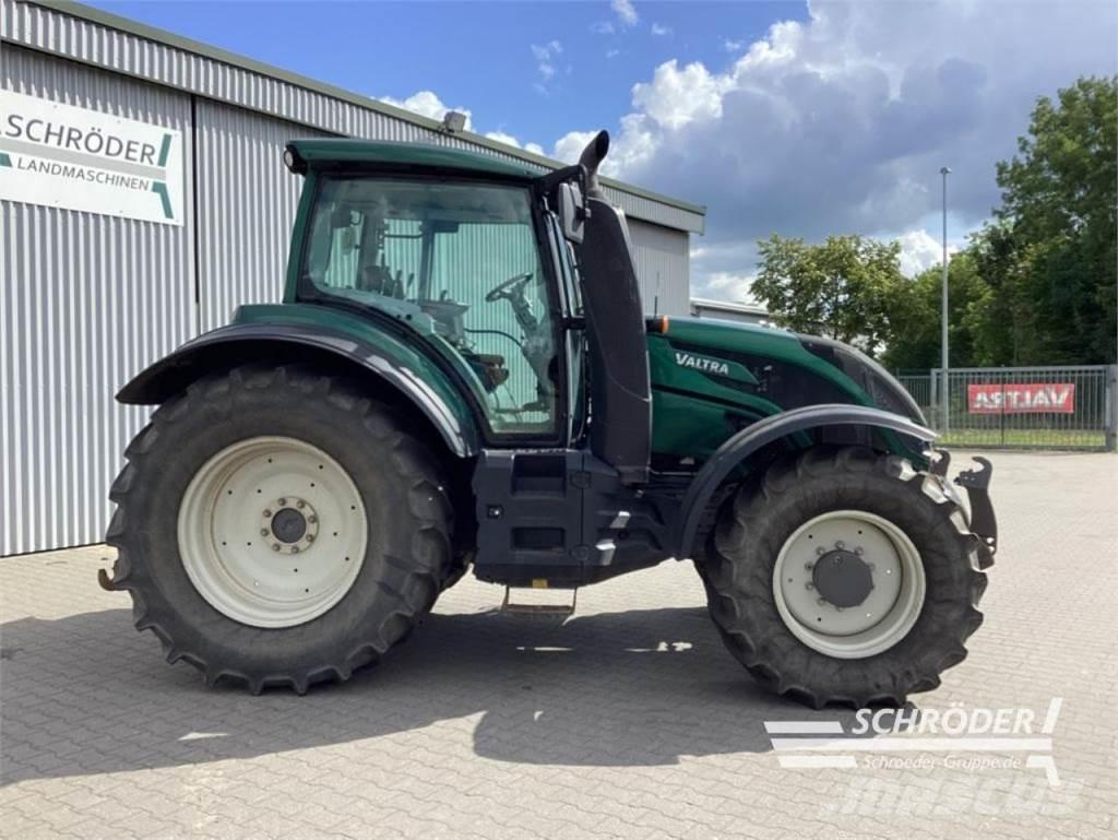 Valtra T 154 H Traktory