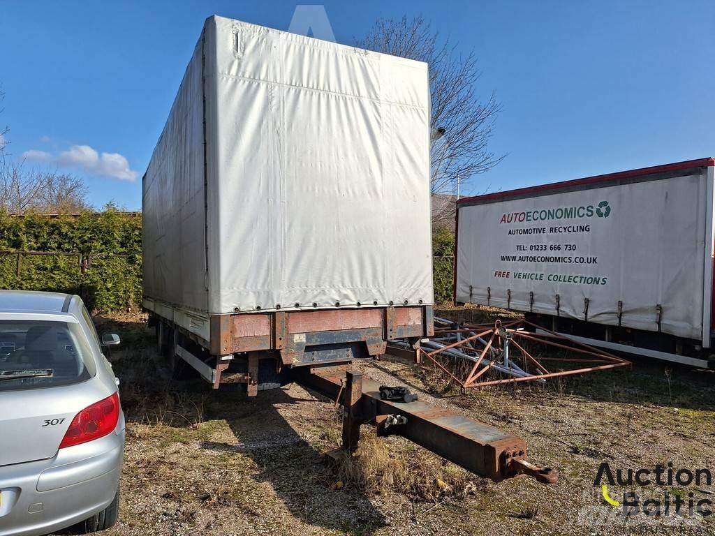 Denga C2 Prívesy s bočnou zhrnovacou plachtou