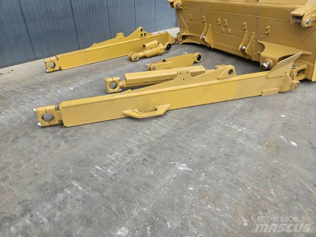 CAT D8R Radlice