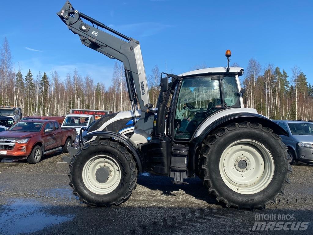 Valtra T 174 Traktory
