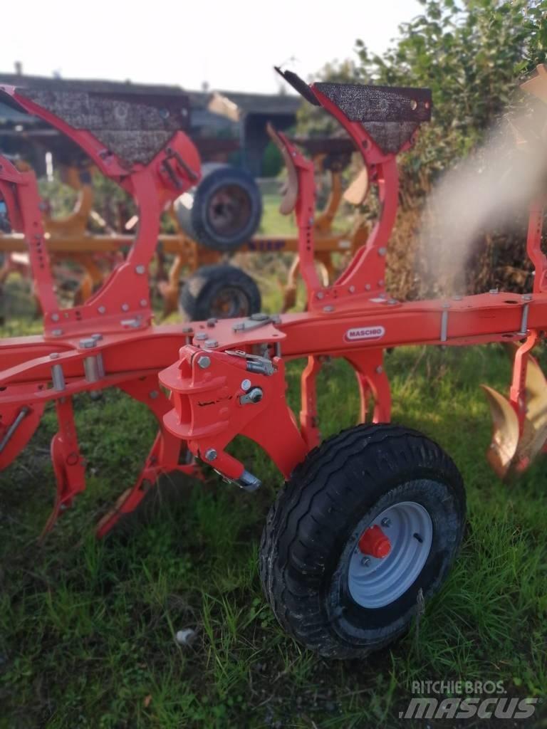 Maschio UNICO M 4+1 Dvojstranné pluhy