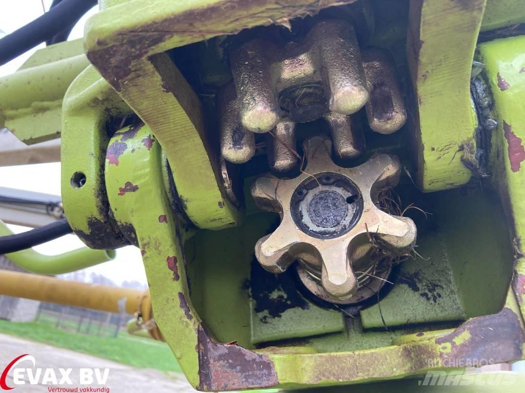 CLAAS Volto 870 T Obracače a zhrabovače sena