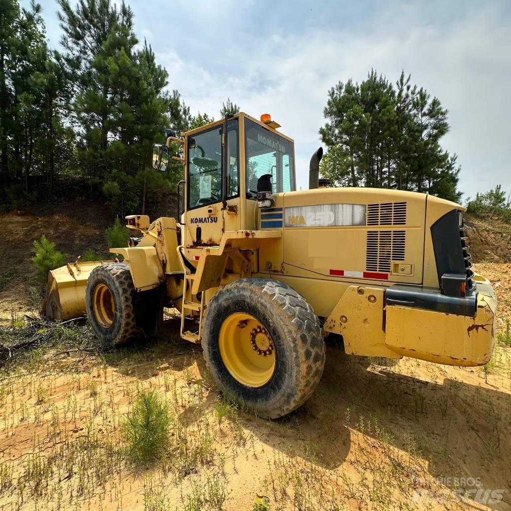 Komatsu WA 250 L-5 Kolesové nakladače