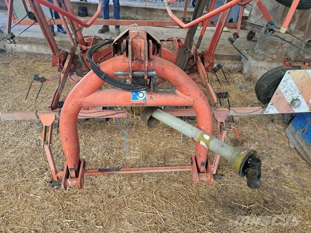 Kuhn GF8501 MH Obracače a zhrabovače sena