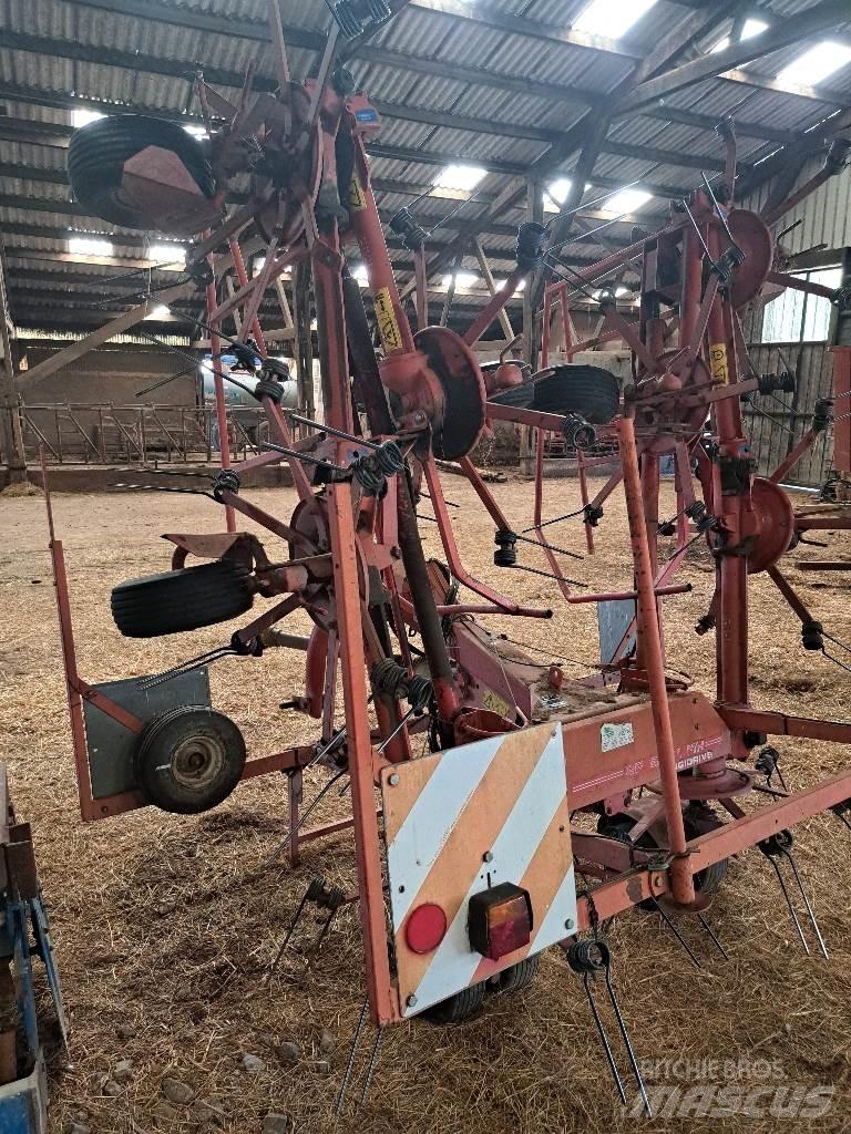 Kuhn GF8501 MH Obracače a zhrabovače sena