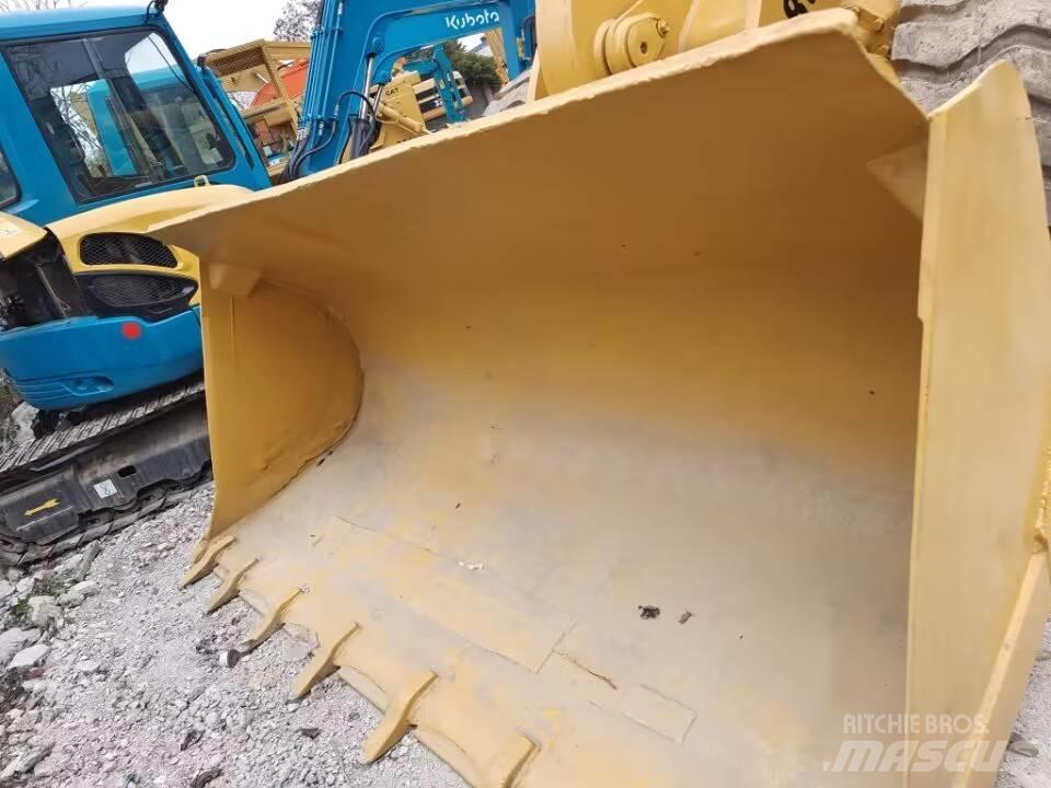 CAT 938G Kolesové nakladače