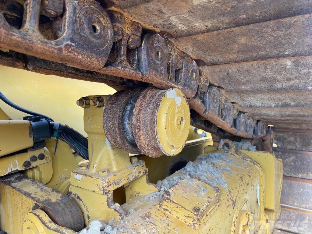 CAT D 5 LGP - D5 LGP Pásové dozéry