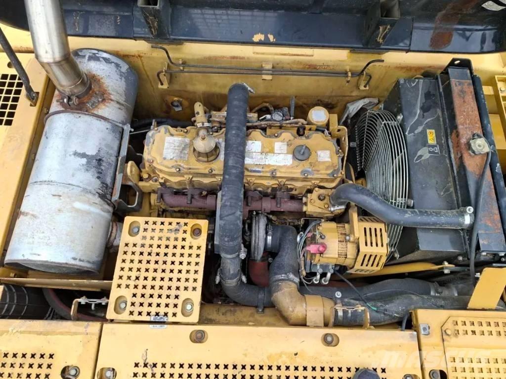 CAT 322 C Pásové rýpadlá