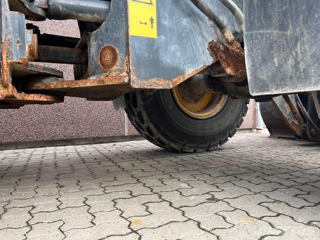 Komatsu WA 250 PZ-5 Kolesové nakladače