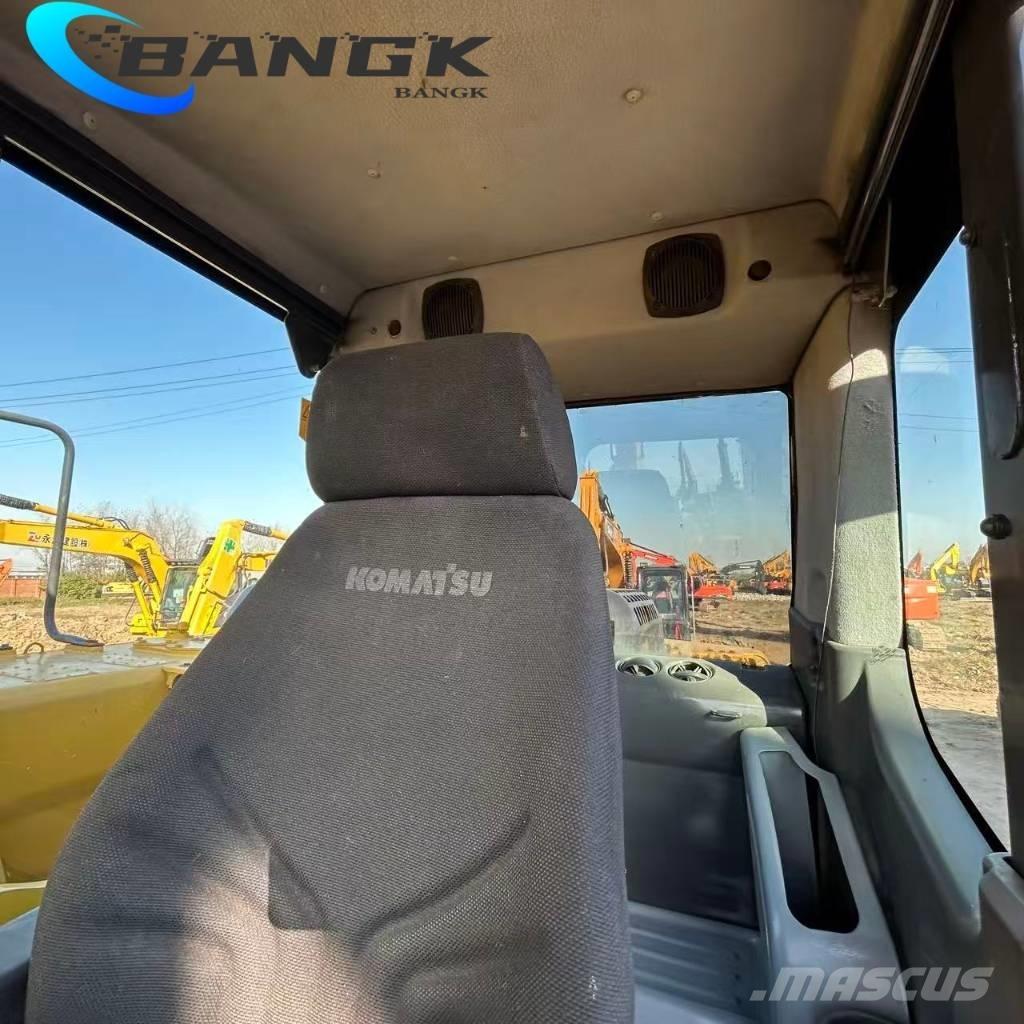 Komatsu pc220 Pásové rýpadlá