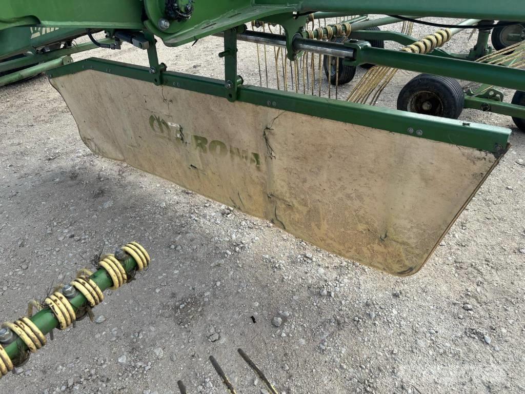 Krone Swadro TC 880 Obracače a zhrabovače sena