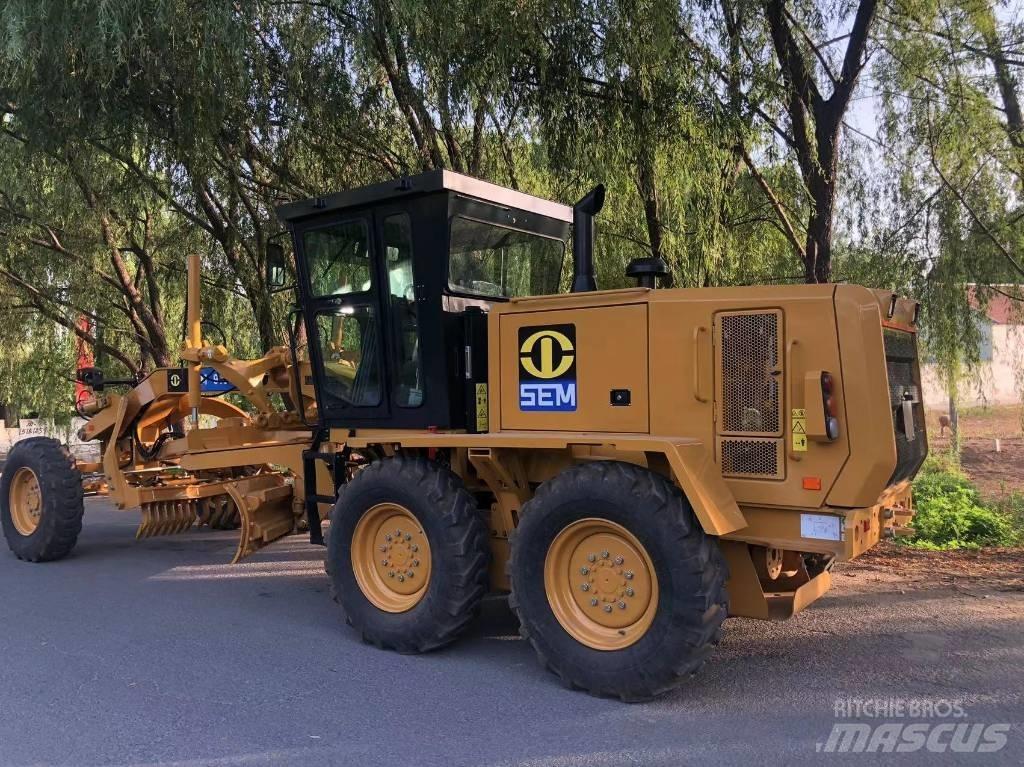 SEM 915 motor grader Grejdery