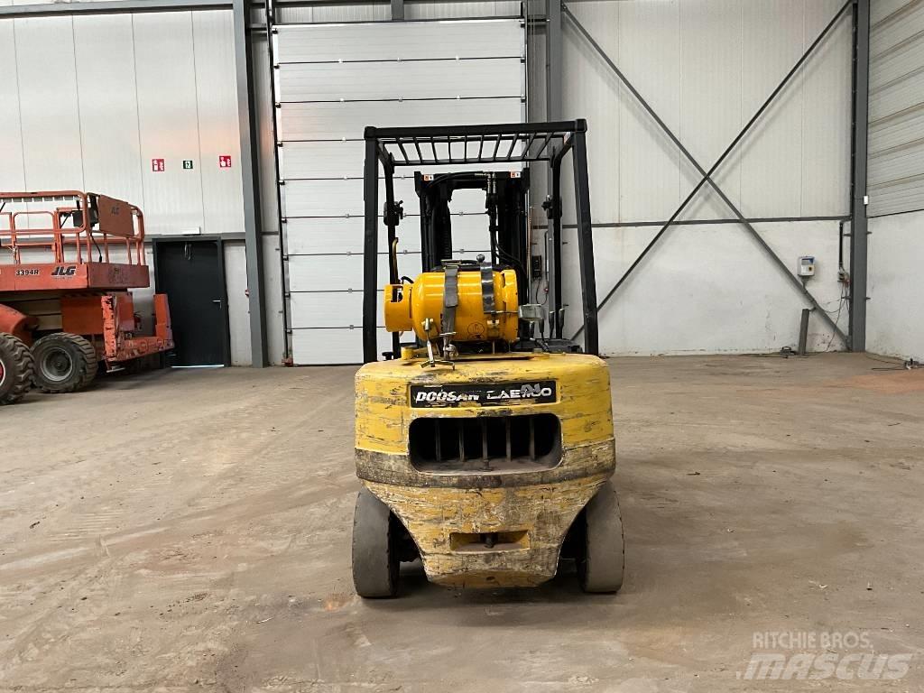 Doosan G 25 P-3 LPG vozíky