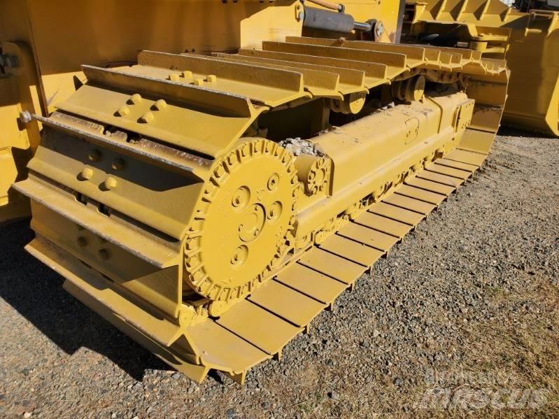 CAT D 6 K 2 LGP Pásové dozéry