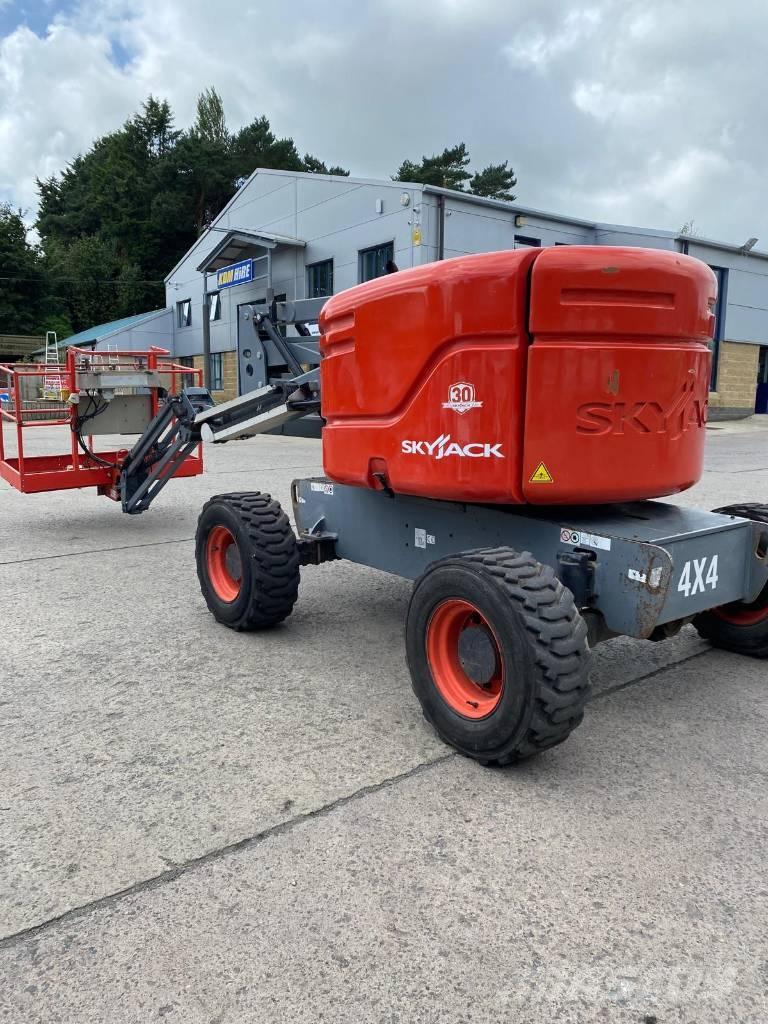 SkyJack SJ 46 AJ Kĺbové plošiny