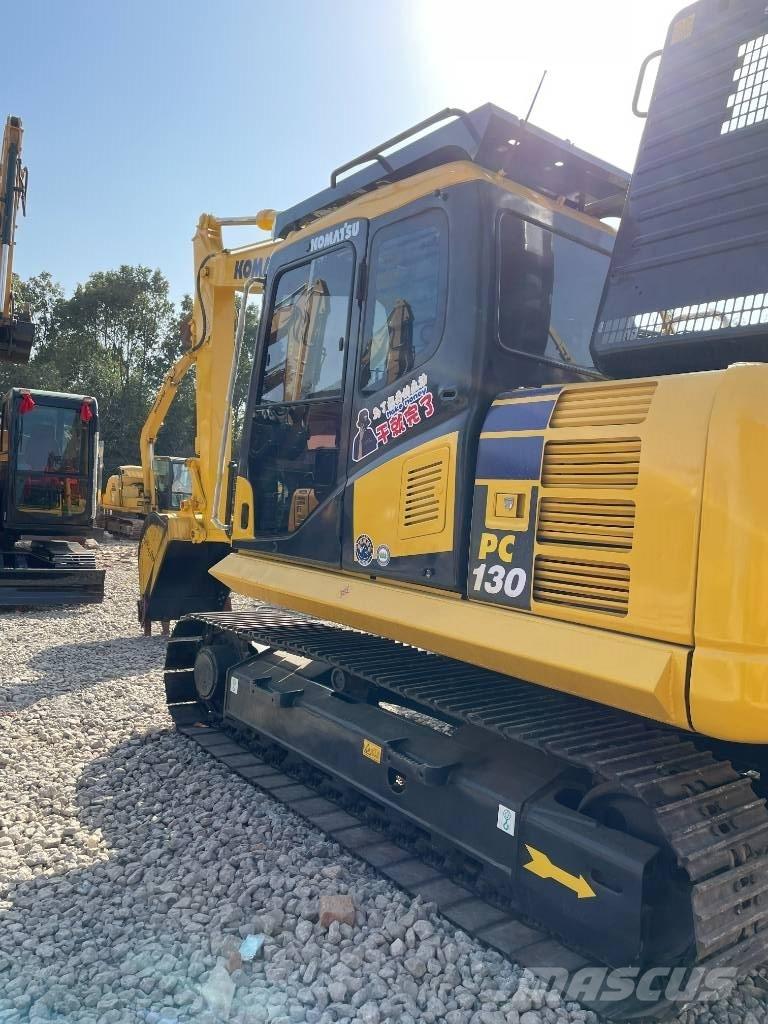 Komatsu 130-7 Pásové rýpadlá