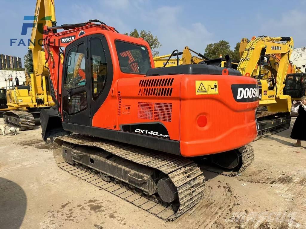 Doosan DX 140 Pásové rýpadlá