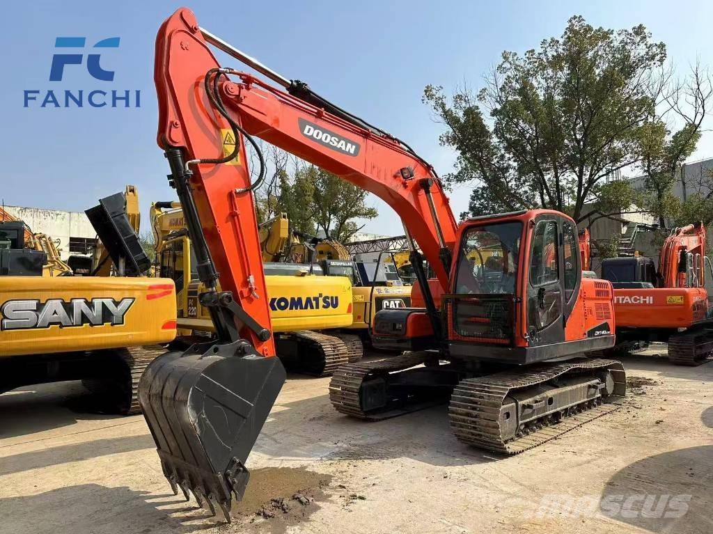 Doosan DX 140 Pásové rýpadlá