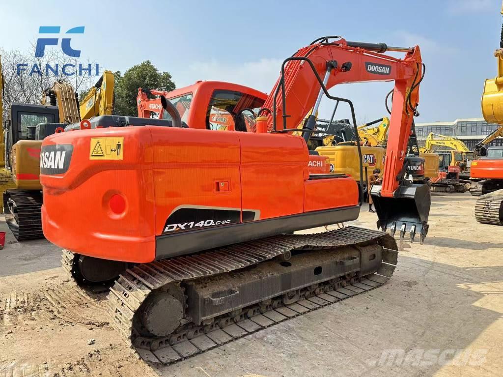 Doosan DX 140 Pásové rýpadlá