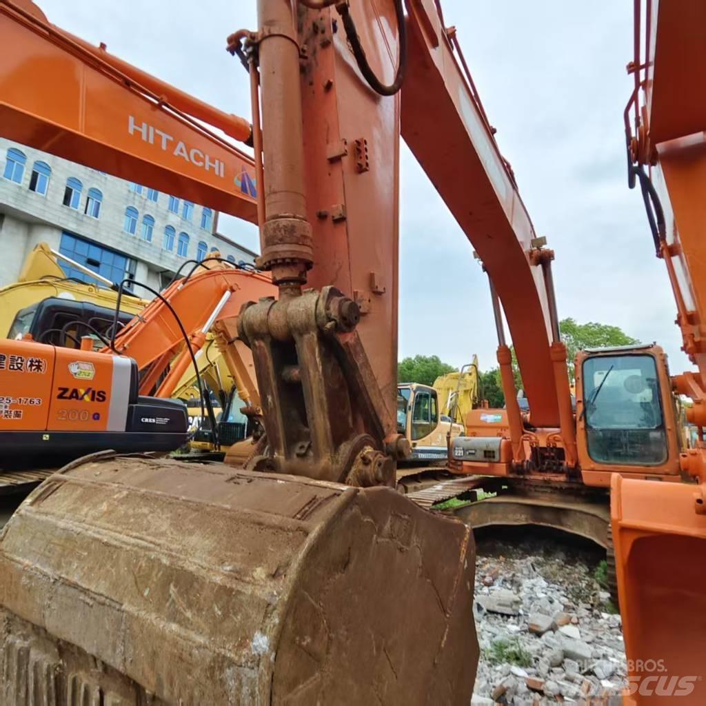 Doosan DX 300 Pásové rýpadlá