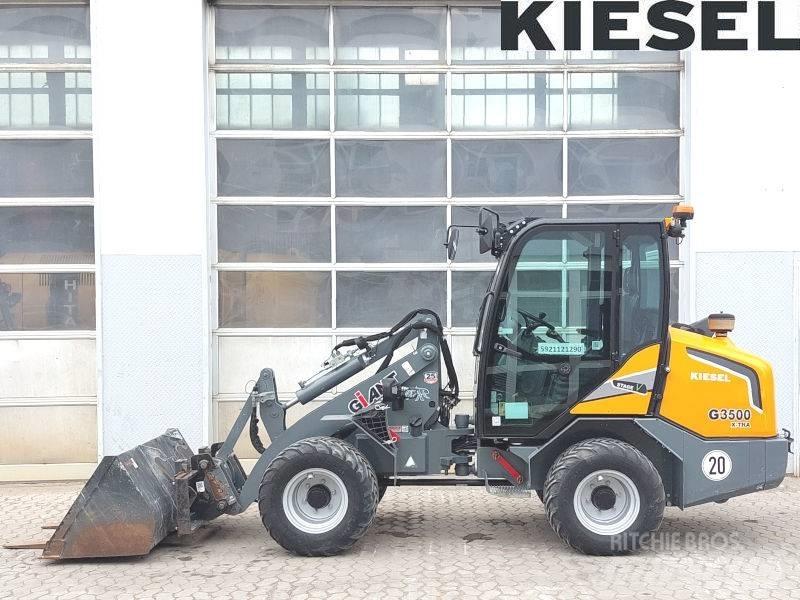 Giant G 3500 X-Tra Šmykom riadené nakladače