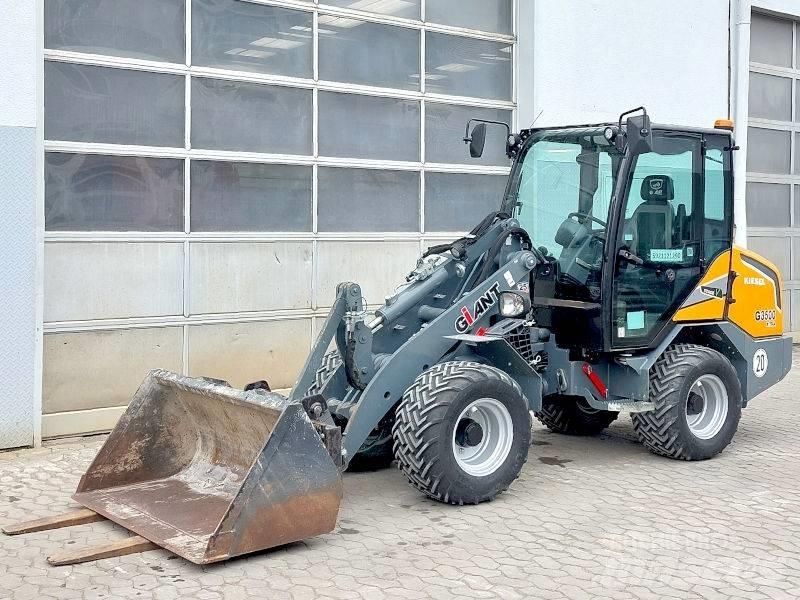 Giant G 3500 X-Tra Šmykom riadené nakladače