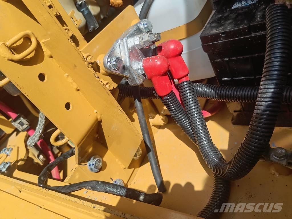 CAT 312 D2GC Pásové rýpadlá