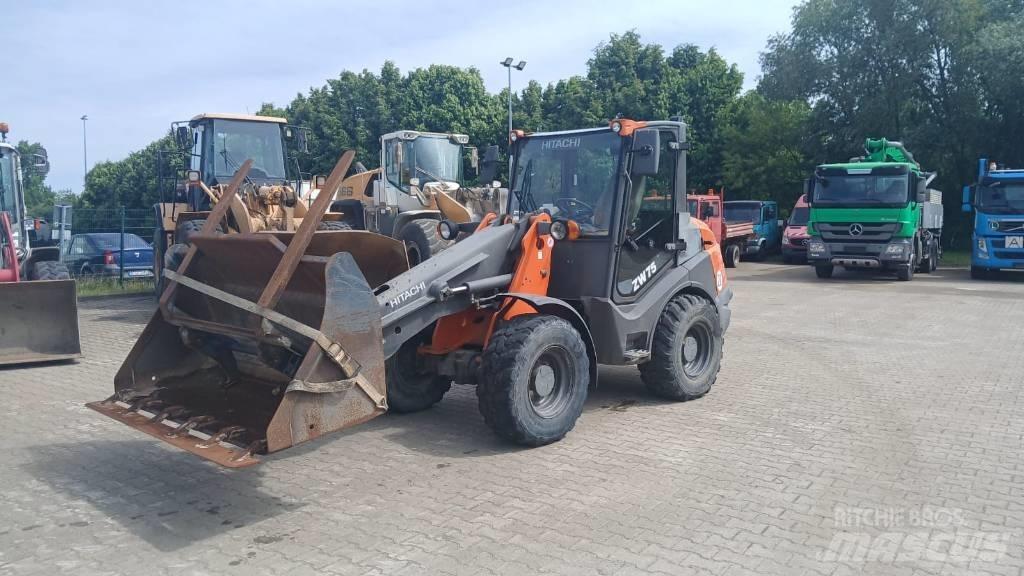 Hitachi ZW 75 Kolesové nakladače
