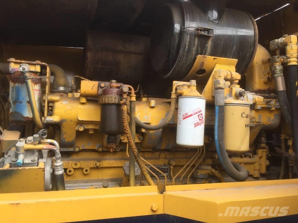 Komatsu GD 623 A Grejdery