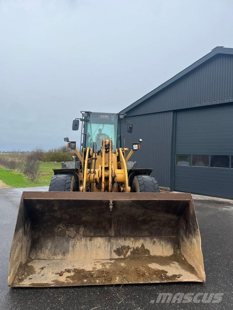 CASE 721 D Kolesové nakladače