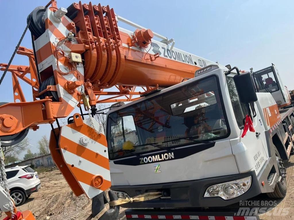Zoomlion QY30V Univerzálne terénne žeriavy