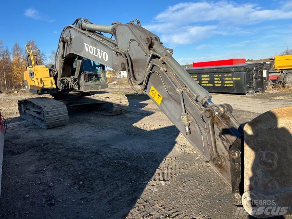 Volvo EC 220 DL Pásové rýpadlá