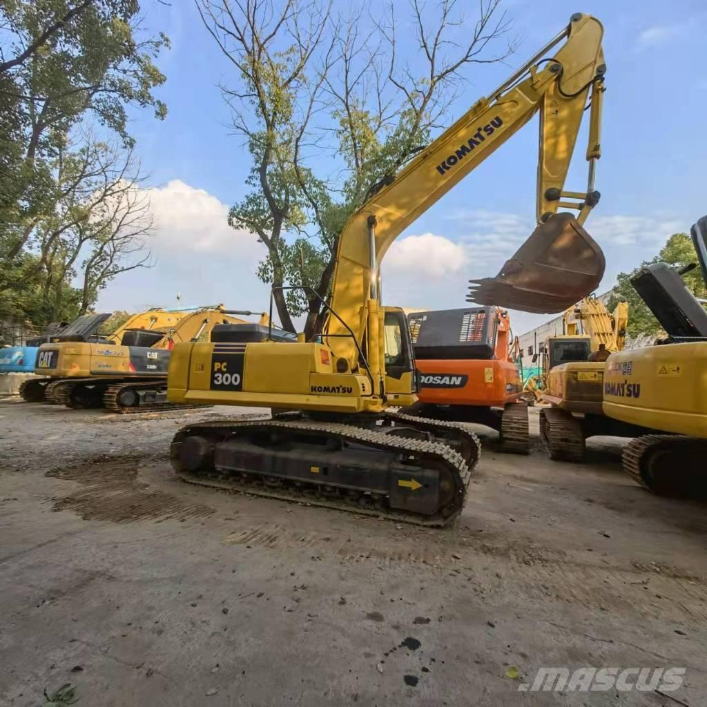 Komatsu PC 300 Pásové rýpadlá