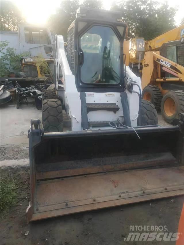 Bobcat S300 Šmykom riadené nakladače