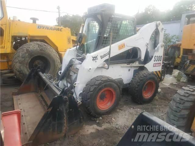 Bobcat S300 Šmykom riadené nakladače