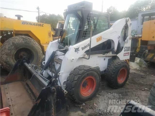 Bobcat S300 Šmykom riadené nakladače