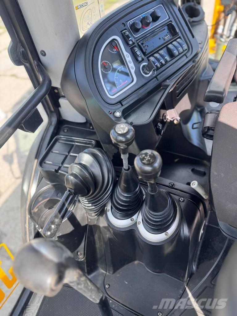 JCB 3 CX Super Rýpadlo-nakladače