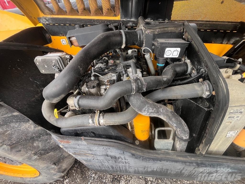 JCB 535140 Teleskopické manipulátory