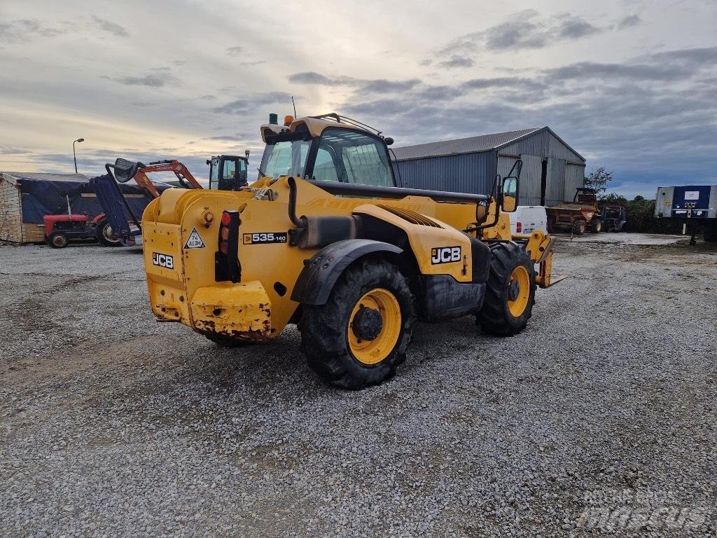 JCB 535140 Teleskopické manipulátory