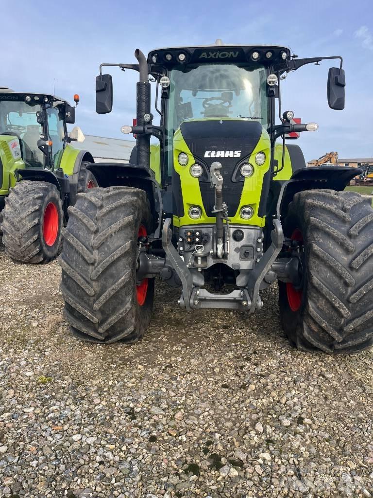 CLAAS AXION 870 Traktory