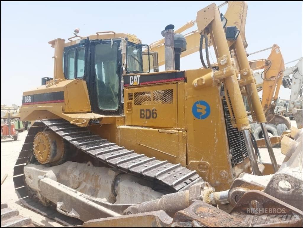 CAT D 8 R Pásové dozéry