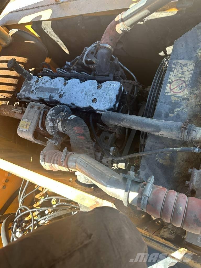 Hyundai 220LC-9S Pásové rýpadlá