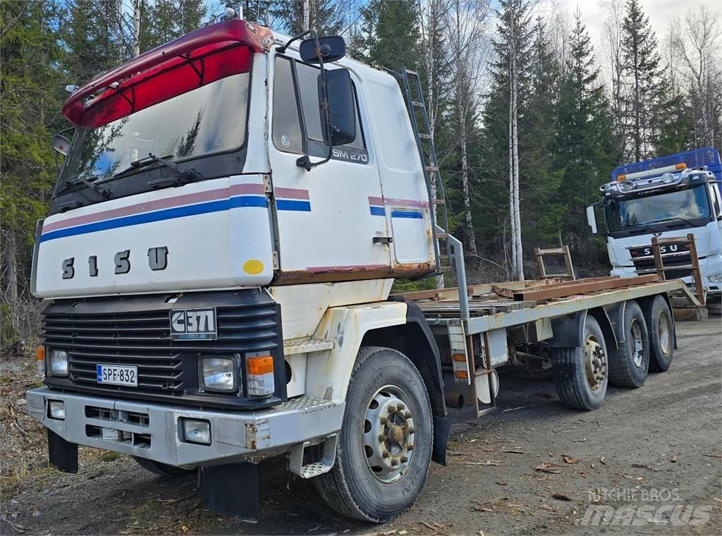 Sisu Sm 270 8X2 Nákladné automobily na prepravu lesných strojov