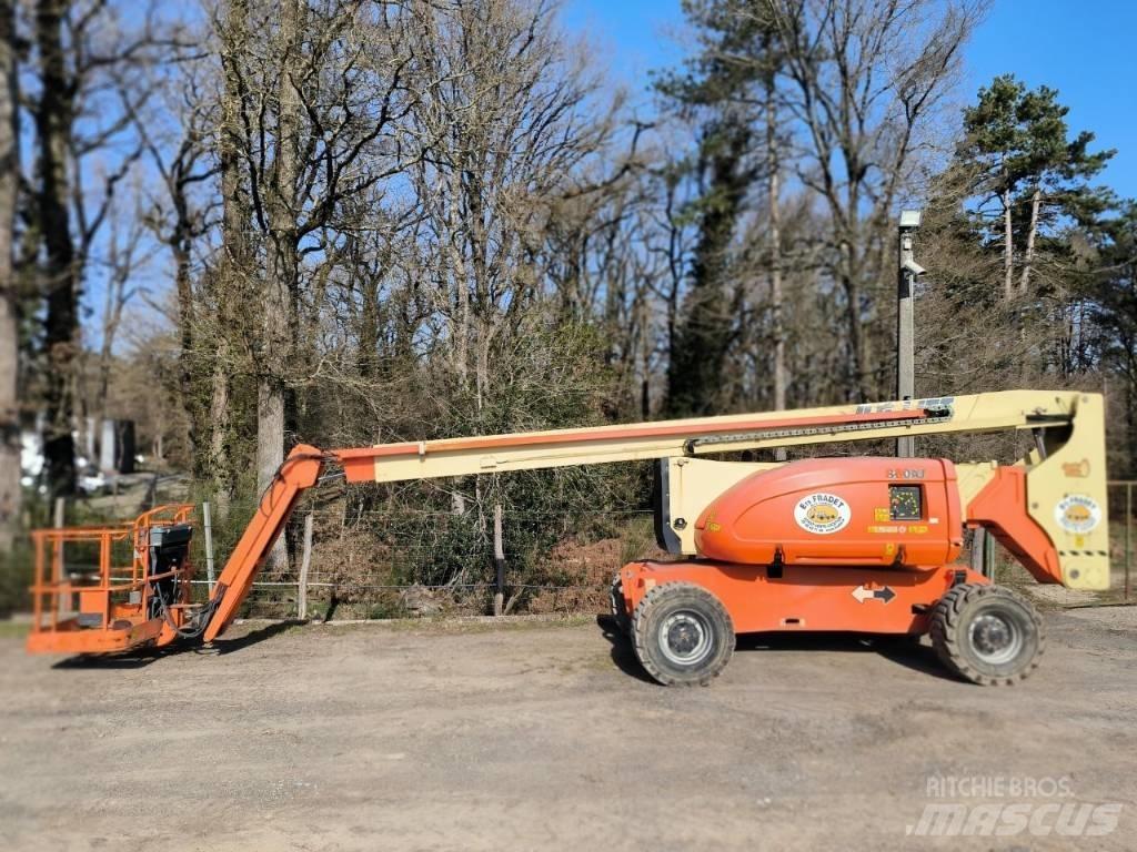 JLG 800 AJ Kĺbové plošiny