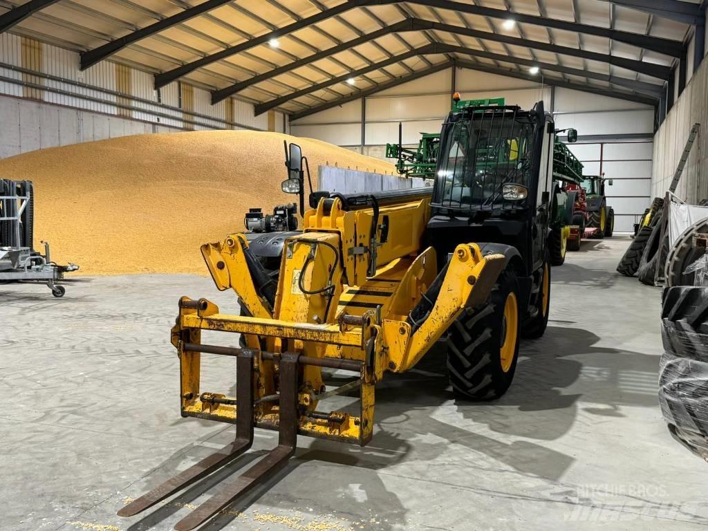 JCB 535-140 Teleskopické manipulátory